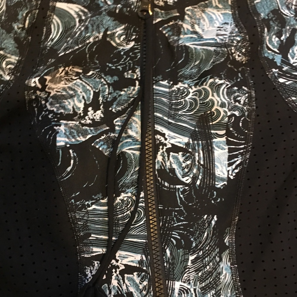 Lululemon half zip - Picture 5 of 7